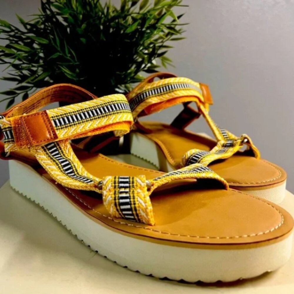 Yellow Sandals with Velcro straps, Fashion, size 9.5, preowned